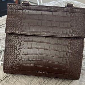 Modern Picnic Brown Croc-Embossed insulated Bag